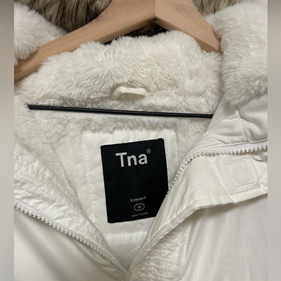 Aritzia Summit Parka - Picture 2 of 4